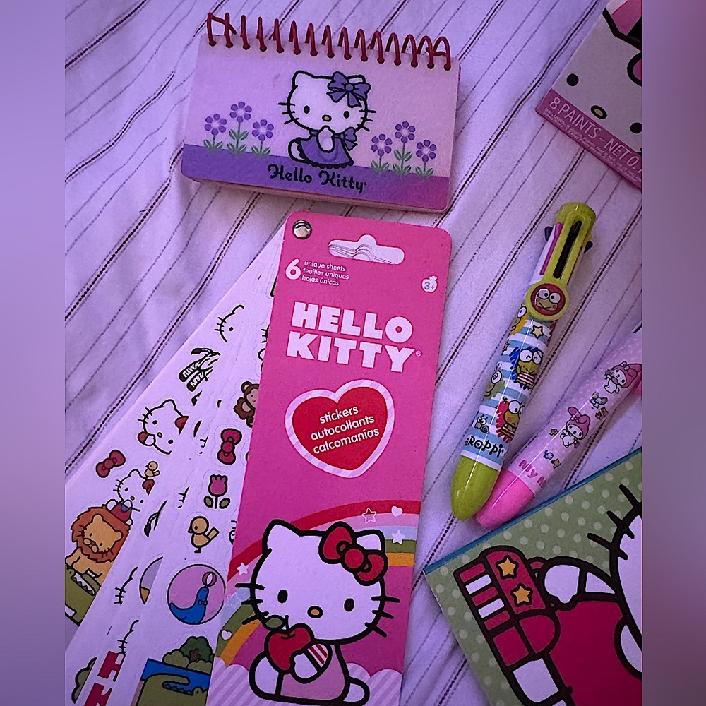 Hello Kitty BUNDLE - Picture 6 of 7